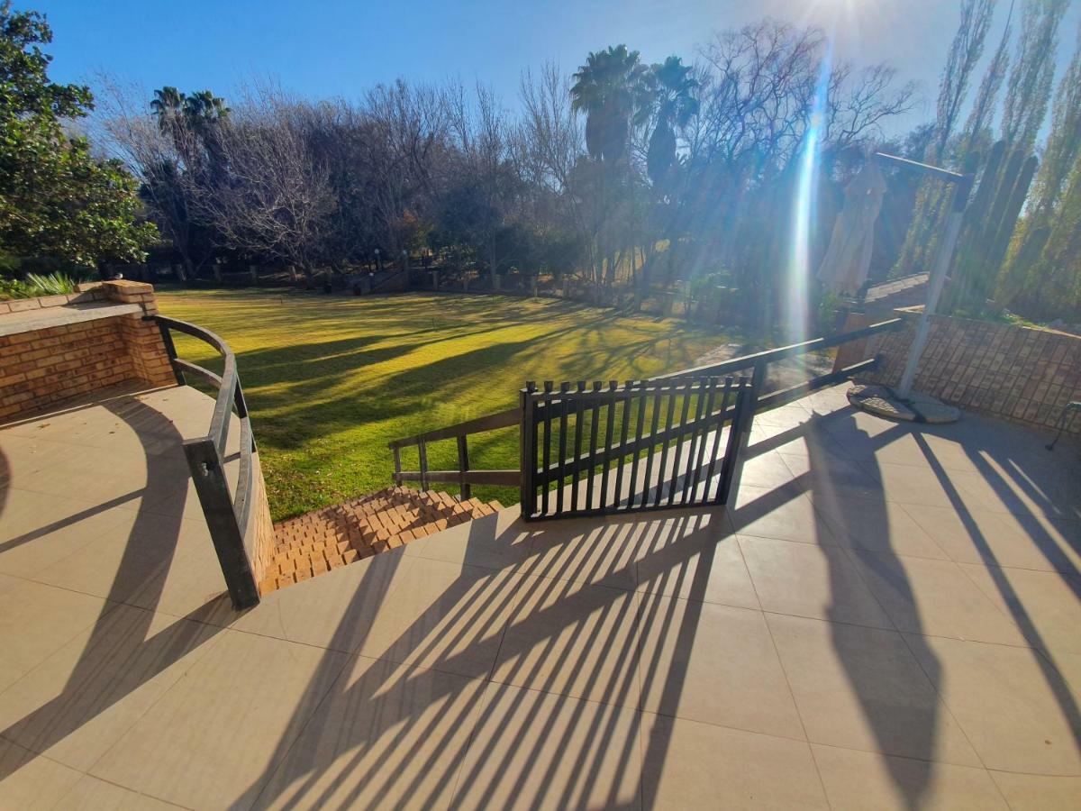 Leach Lodge Kuruman Exterior foto